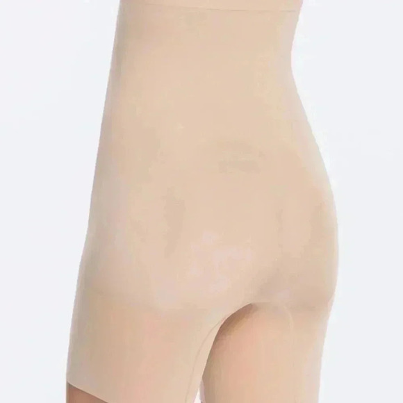 NWOT SPANX OnCore High-Waisted Mid-Thigh Short S - Picture 4 of 8